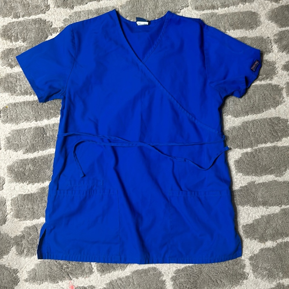 Scrub top